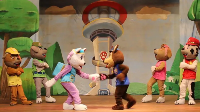 Teatro Elias Angeloni recebe espetáculo infantil “Patrulha Canina”