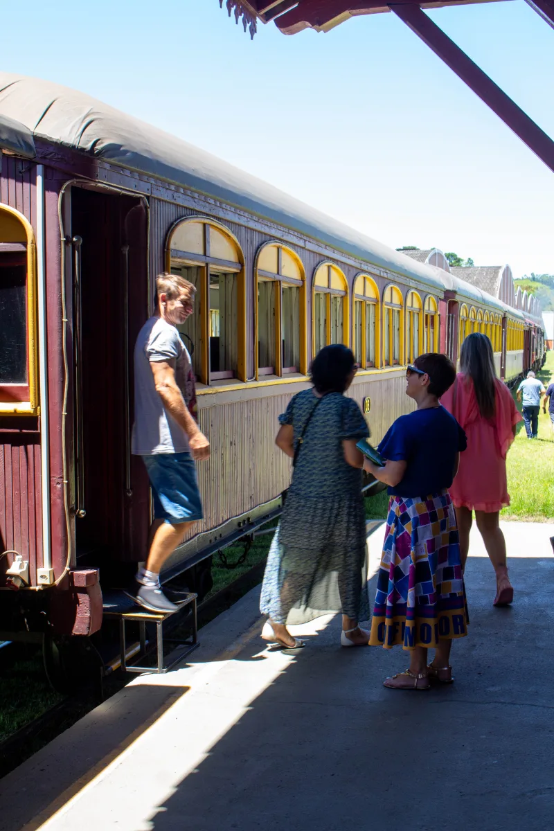Uma volta ao passado com o passeio de locomotiva “Expresso Goethe”