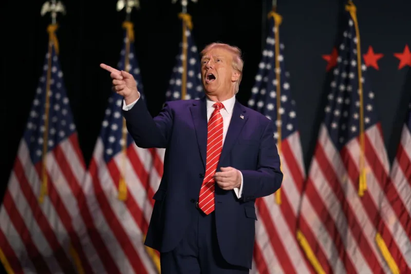 Justiça determina que Donald Trump volte à disputa presidencial dos Estados Unidos