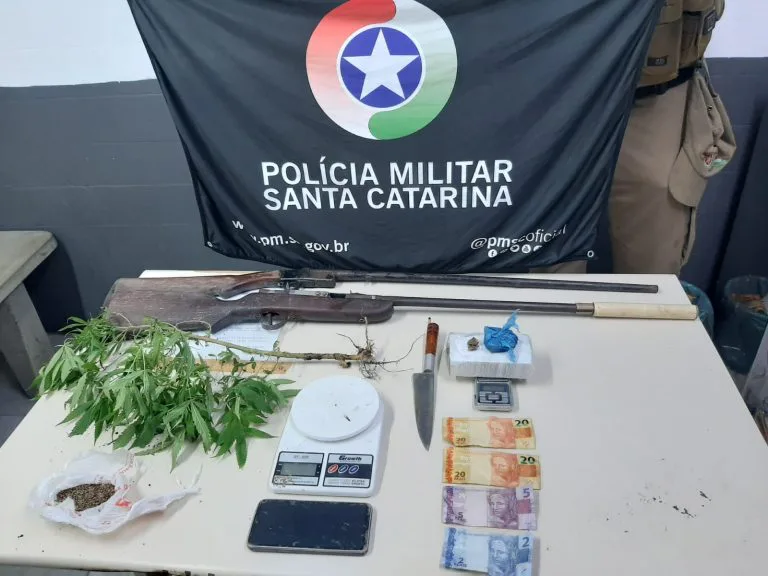 Homem é preso no Caravaggio por tráfico de drogas e posse de arma