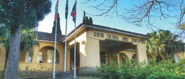 Exposição coletiva “Trânsito Entre Campos de Cores” segue aberta para visitação no Centro Cultural Jorge Zanatta