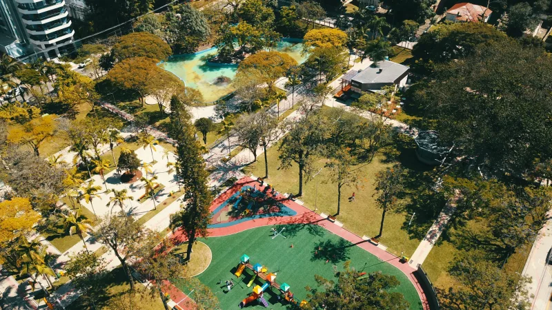 Prefeitura de Criciúma instala ecofiltros em bocas de lobo da Praça do Congresso