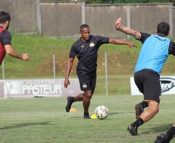 Elenco tricolor já está na cidade e se preparam para o confronto contra o Hercílio Luz