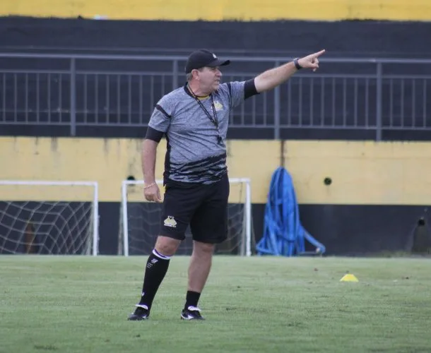 Tencati realiza treino técnico e tático visando o confronto desse domingo contra Hercílio Luz