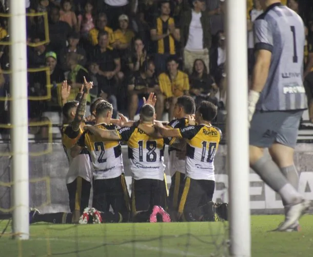 Criciúma bate Hercílio Luz e segue invicto no Estadual