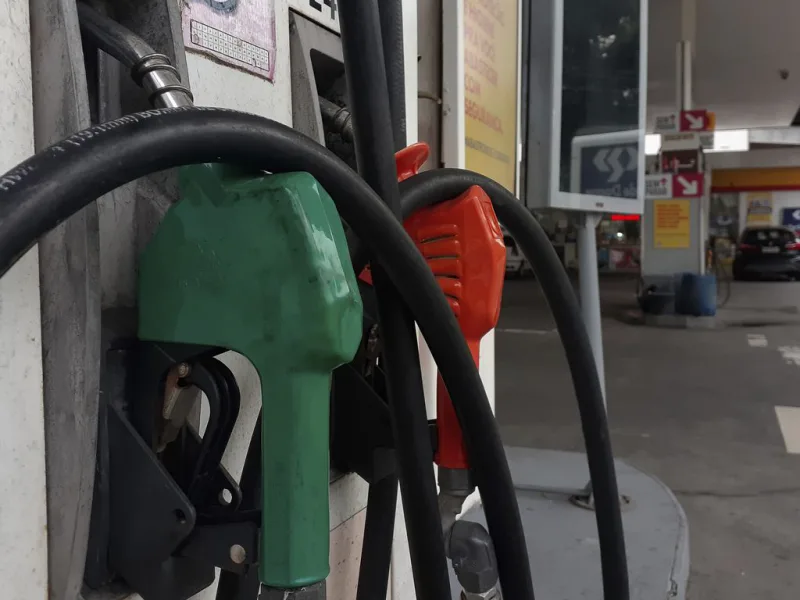 Preço da gasolina vai subir 4% e óleo diesel, 8%