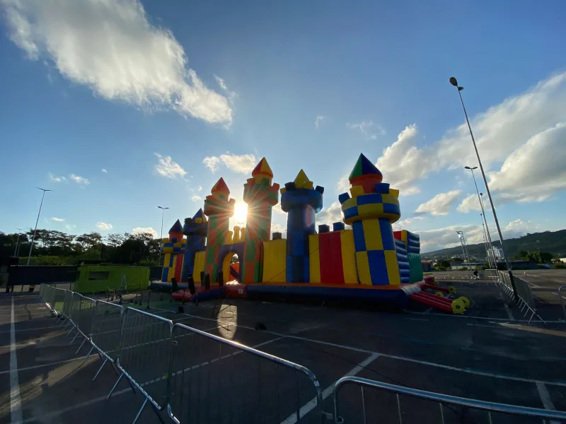 Maior parque inflável da América Latina chega ao Nações Shopping