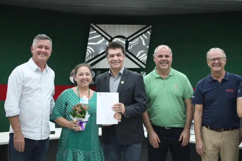 Diretores escolares da rede municipal tomam posse em Criciúma