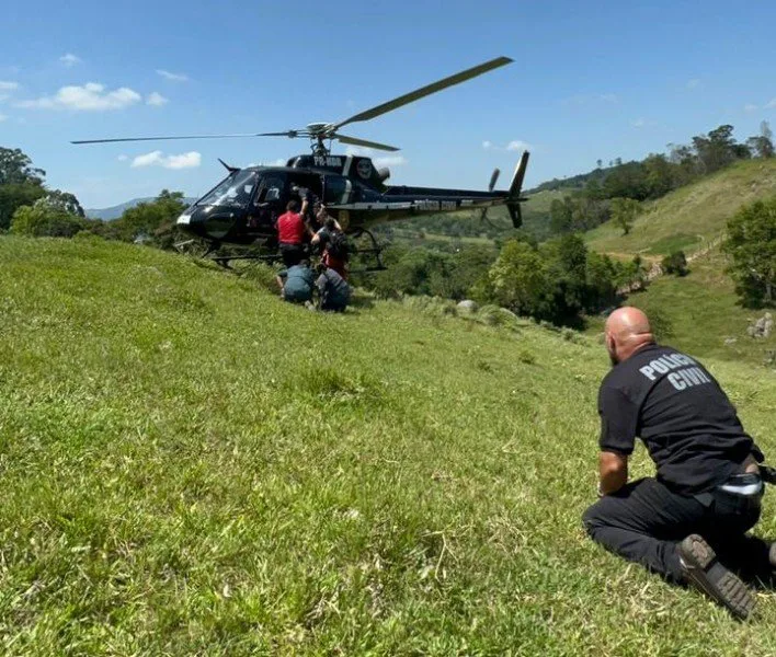 Idoso desparecido em Pescaria Brava é encontrado em área de mata nesta segunda-feira