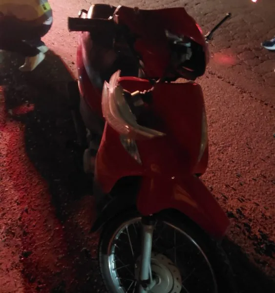Acidente envolvendo carro e moto deixa feridos em Criciúma