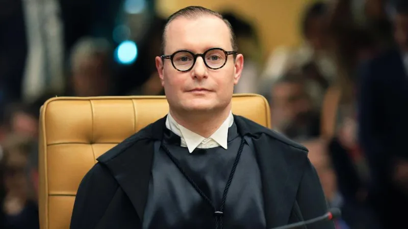 Zanin suspende decretos de municípios de SC que dispensaram vacina contra Covid para matrícula na rede de ensino