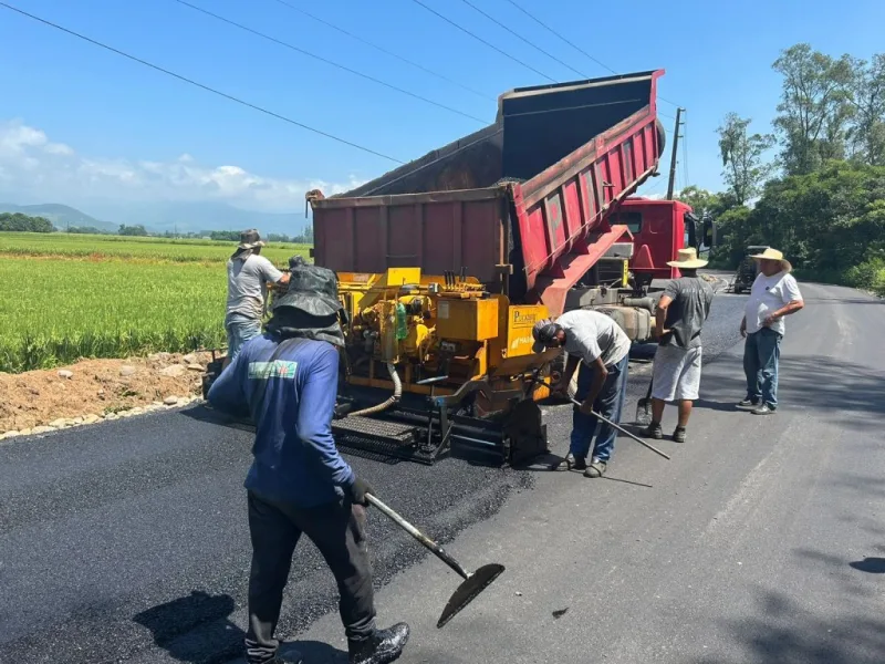 Prefeitura de Turvo realiza pavimentação asfáltica na Vila São José e em São Peregrino