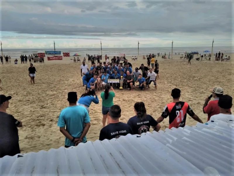 Ermo é campeão do suíço do Sobre as Ondas, e nos veteranos deu Golfinhos
