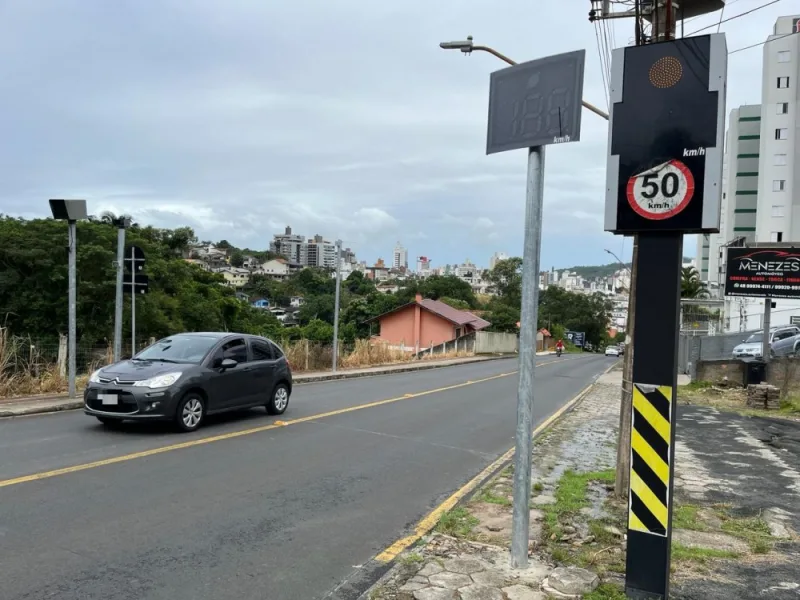 ATENÇÃO MOTORISTAS: Criciúma estreia modelo inovador de radares em 50 pontos da cidade