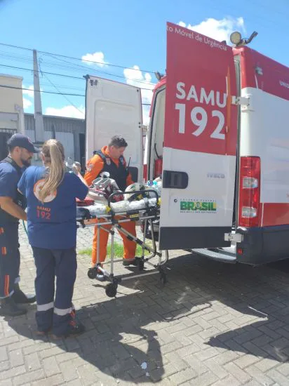 Bombeiros salvam a vida de bebê em parada cardíaca