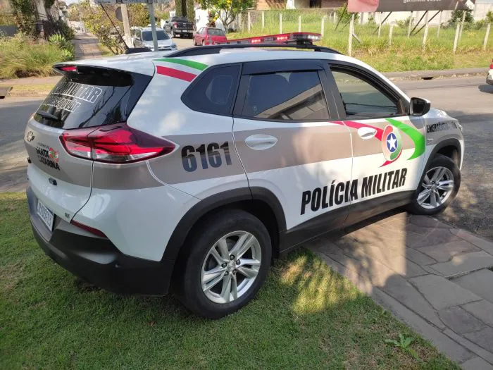Rede Catarina flagra filho agressor na casa da mãe descumprindo medida protetiva