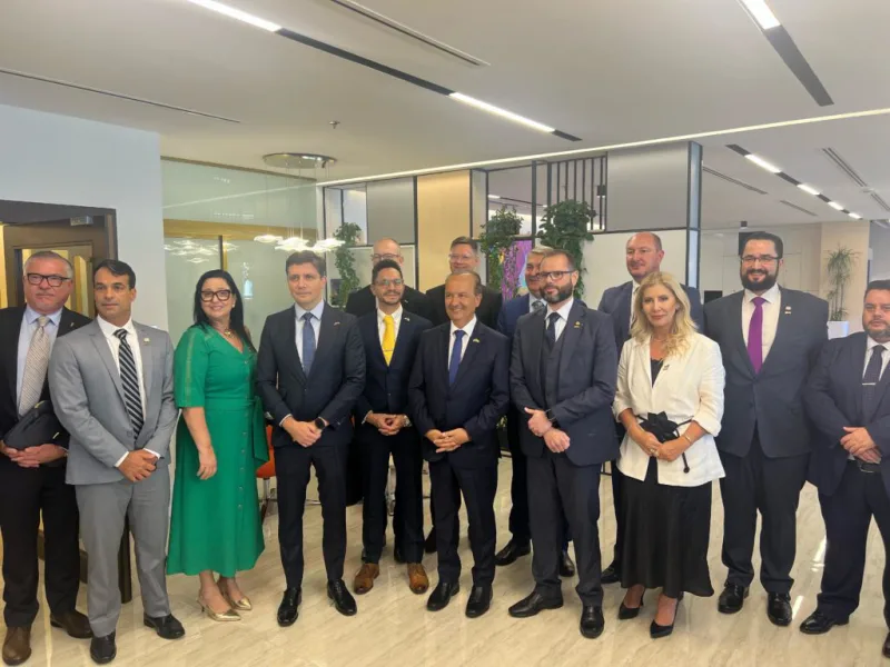 Reitora Luciane Bisognin Ceretta integra missão internacional do Estado nos Emirados Árabes Unidos