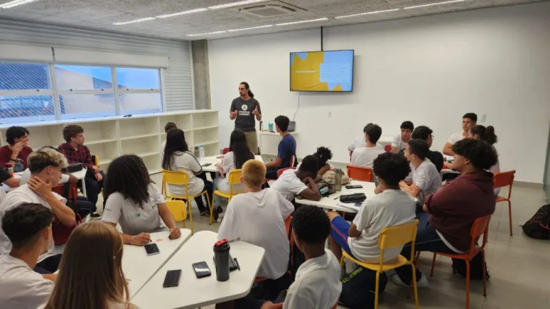 Jovens do Bairro da Juventude participam de workshop sobre inovação e empreendedorismo