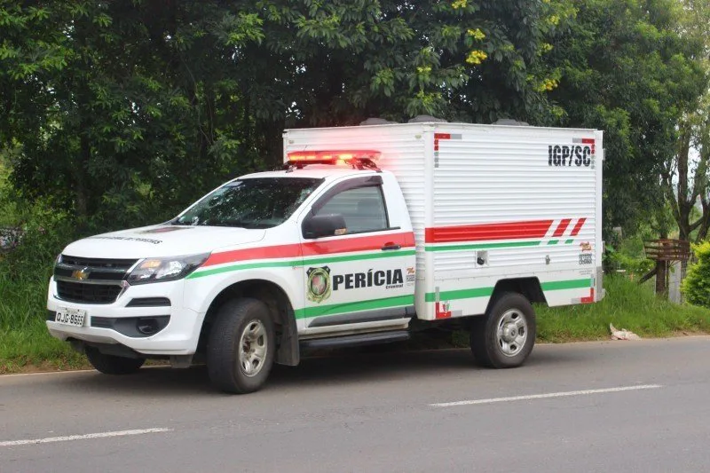 Motociclista de 36 anos morre na hora após colisão com caminhão em Siderópolis