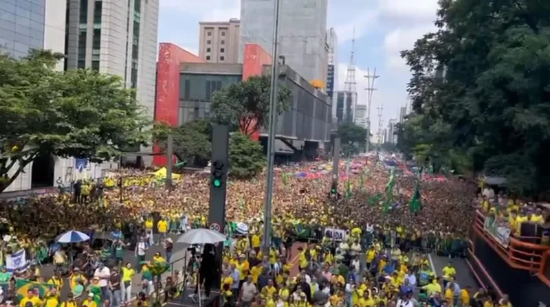 NEGACIONISMO: Pesquisadores da USP questionam dados oficiais de ato na Paulista: "Pouco mais de 100 mil pessoas"