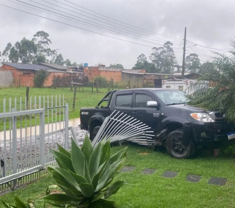 Motorista tem mal súbito, colide contra muro de residência e vai a óbito em Araranguá