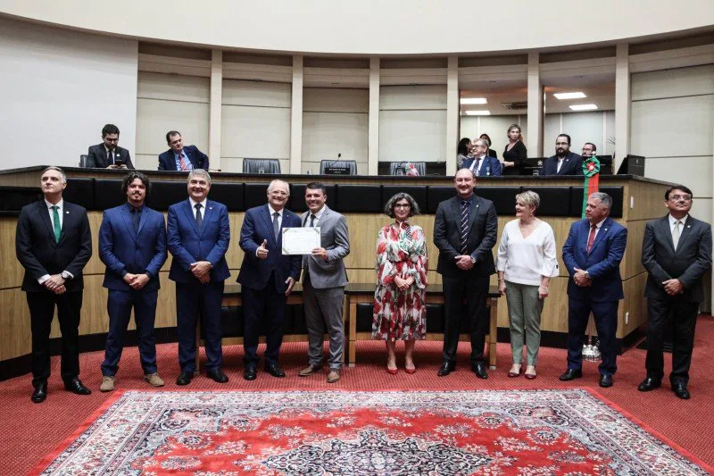 Siderópolis é homenageada na Alesc pelo ensino da língua italiana nas escolas