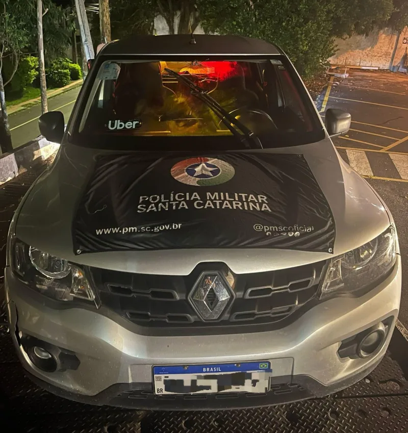 Polícia Militar recupera veículo após anuncio de assalto em Criciúma