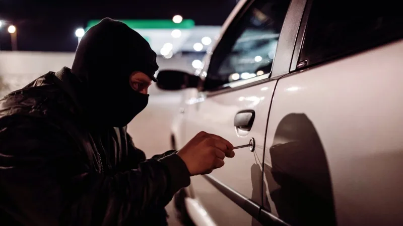 Concessionária vende carro furtado e terá que pagar indenização a cliente