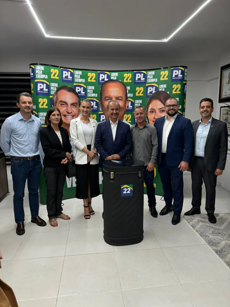 Presidente do Legislativo de Morro da Fumaça assina ficha no PL