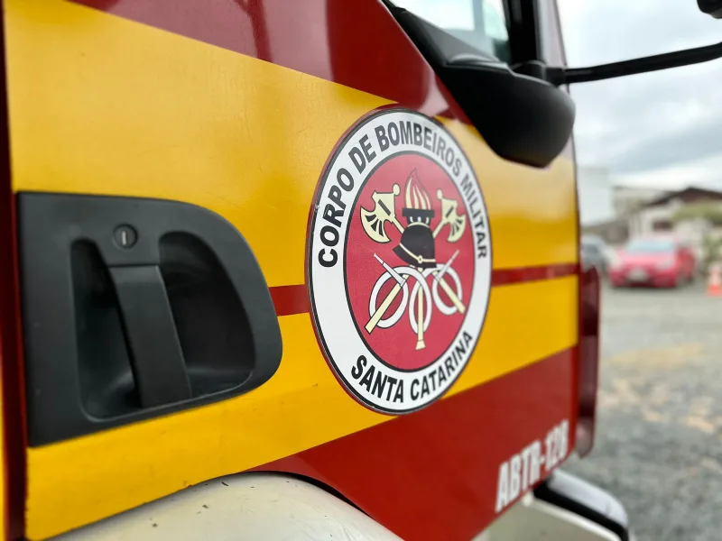Princípio de incêndio mobiliza bombeiros em posto de saúde de Criciúma