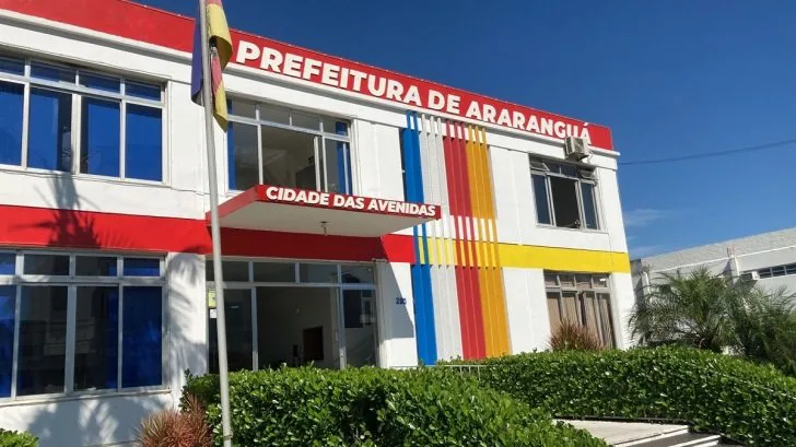 Primeira parcela de 13º salário será paga ainda em março para servidores municipais de Araranguá