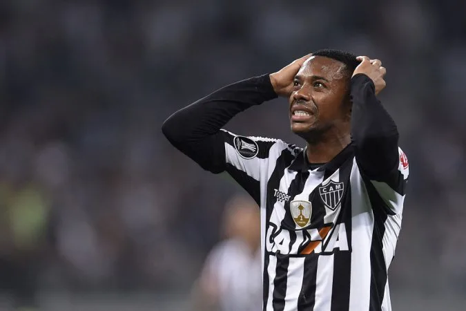 STJ decide que Robinho deve cumprir pena no Brasil por condenação na Itália