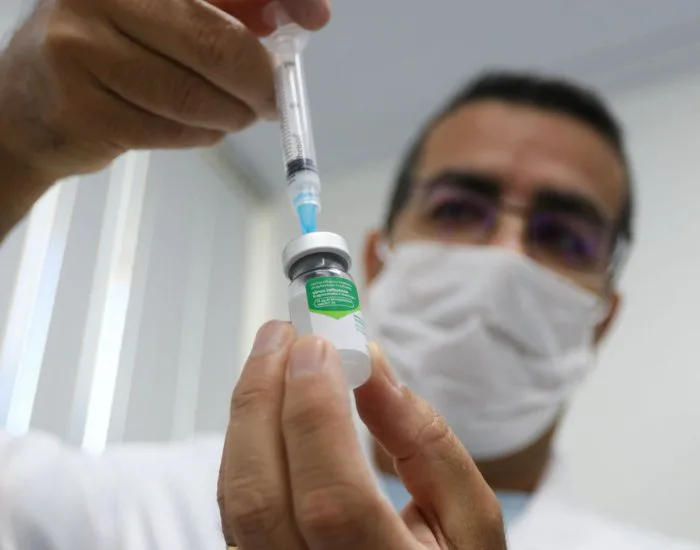 Campanha de vacinação contra gripe inicia segunda-feira em SC