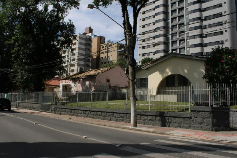 Governo de Criciúma estará em Brasília para tentar assumir as casas militares da Praça do Congresso