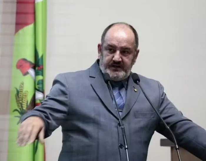 Diretor do Procon de SC acusado de assédio sexual é afastado
