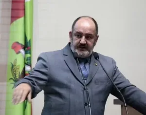 Diretor do Procon de SC acusado de assédio sexual é afastado