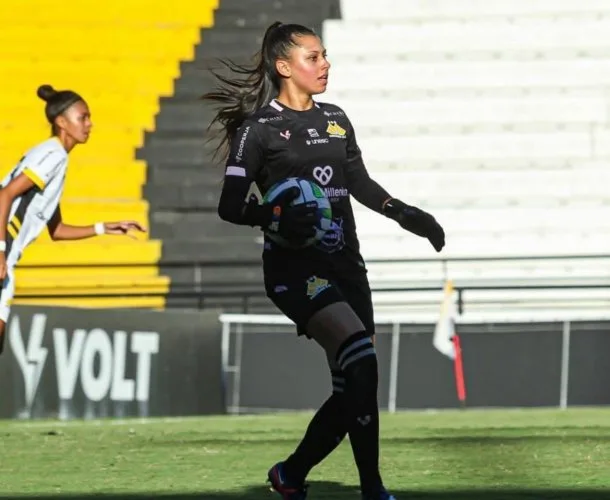 Goleira do Tigre/Unesc vence melhores do ano da CBDU