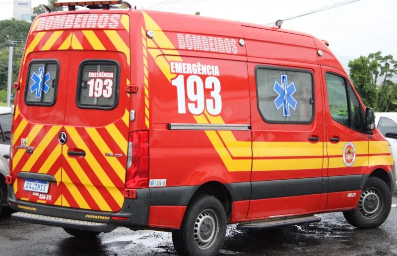 Ciclista é atropelado e fica gravemente ferido em Cocal do Sul