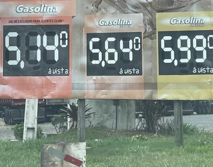 Procon autua postos de combustível por propaganda enganosa na região