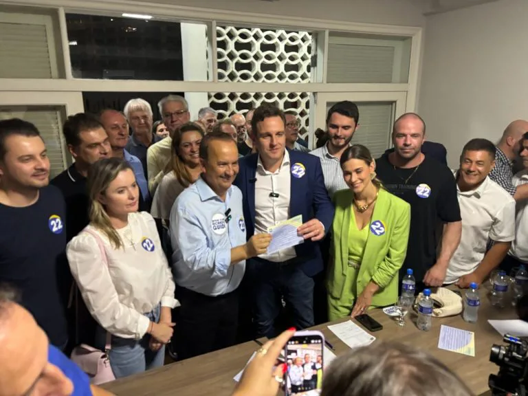 Ricardo Guidi assina ficha com o PL