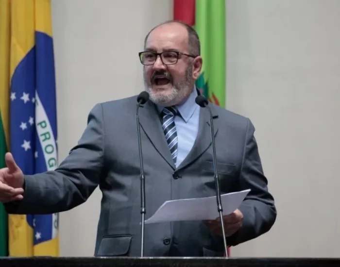 Polícia Civil indicia ex-diretor do Procon/SC por assédio sexual, importunação e porte ilegal de arma