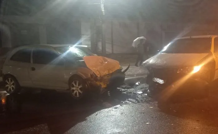 Motorista sofre fratura em colisão frontal na SC-445 em Içara