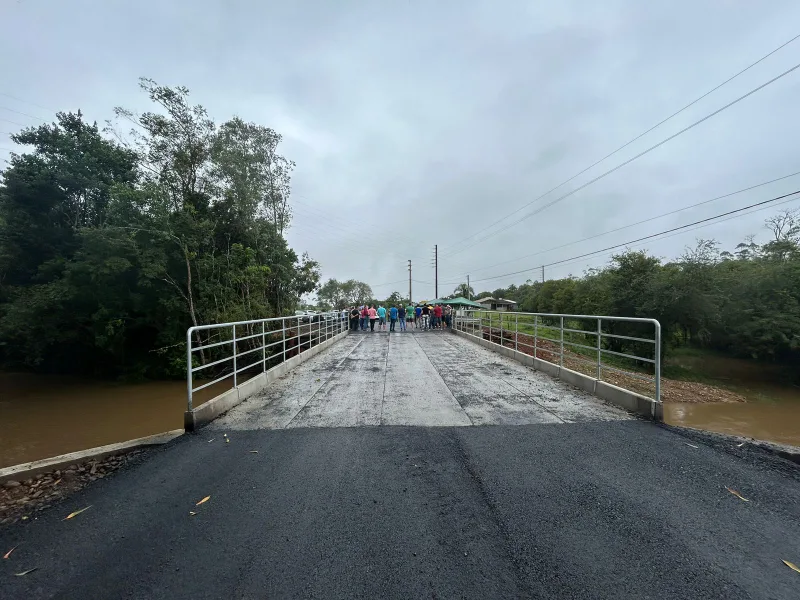 FORQUILHINHA: Ponte e pavimentação são inauguradas