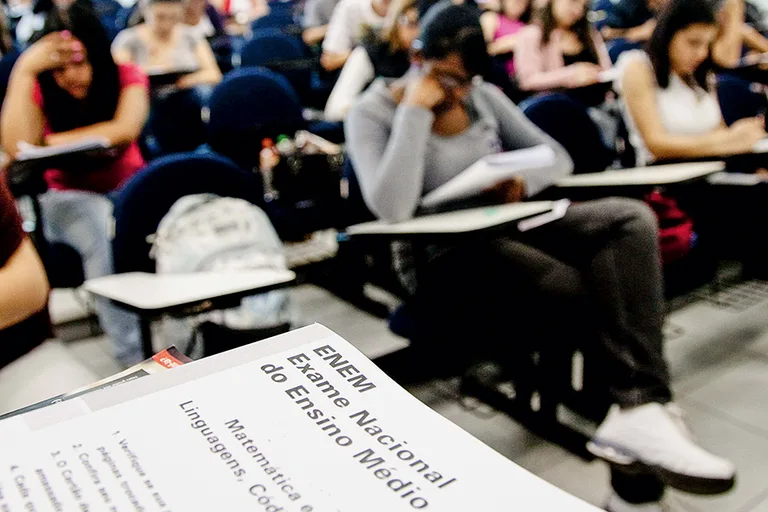 Pedidos de isenção da taxa do Enem podem ser feitos até sexta-feira
