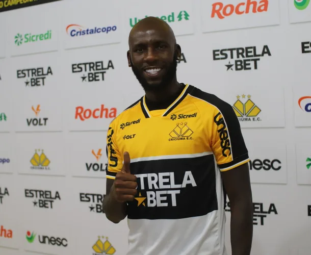 ATACANTE ALLANO É APRESENTADO OFICIALMENTE