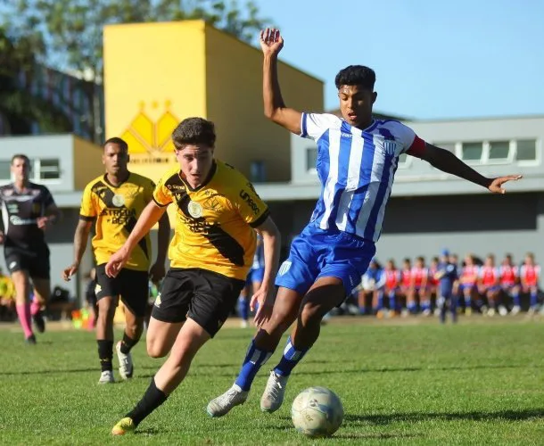 SUB-15 VENCE E SUB-17 TEM RESULTADO NEGATIVO CONTRA O AVAÍ