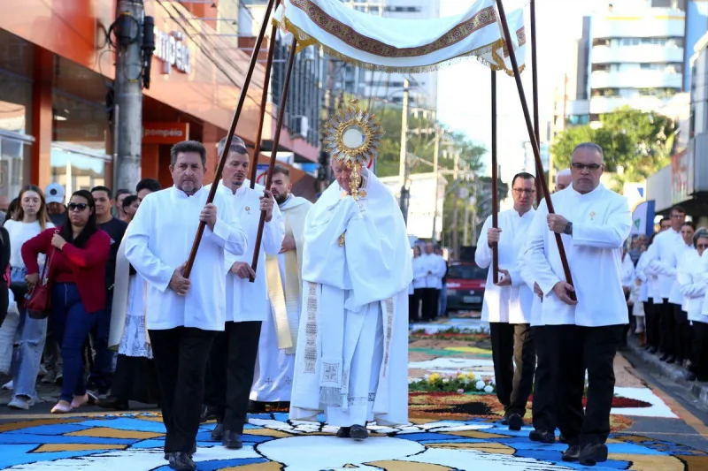 Celebração de Corpus Christi reúne milhares de pessoas em Criciúma