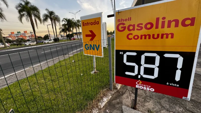 Preço da gasolina baixa de R$ 6 o litro em Criciúma