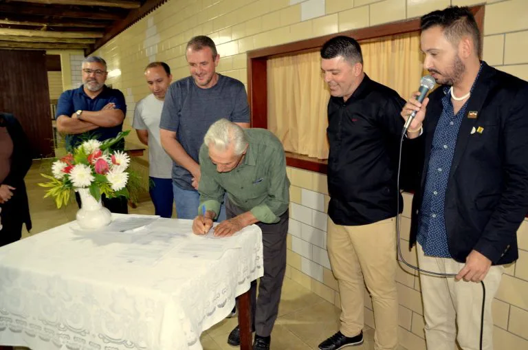 Siderópolis: ordem para pavimentação da Estrada do Montanhão é assinada