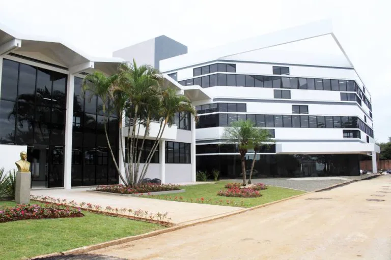 Içara antecipa 30% do 13º salário dos servidores municipais